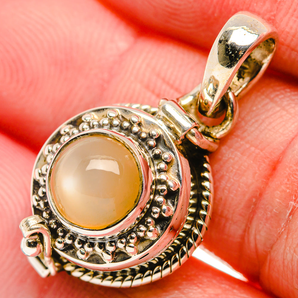 Poison Peach Moonstone 925 Sterling Silver Pendant 1 1/4" (925 Sterling Silver) PD37672