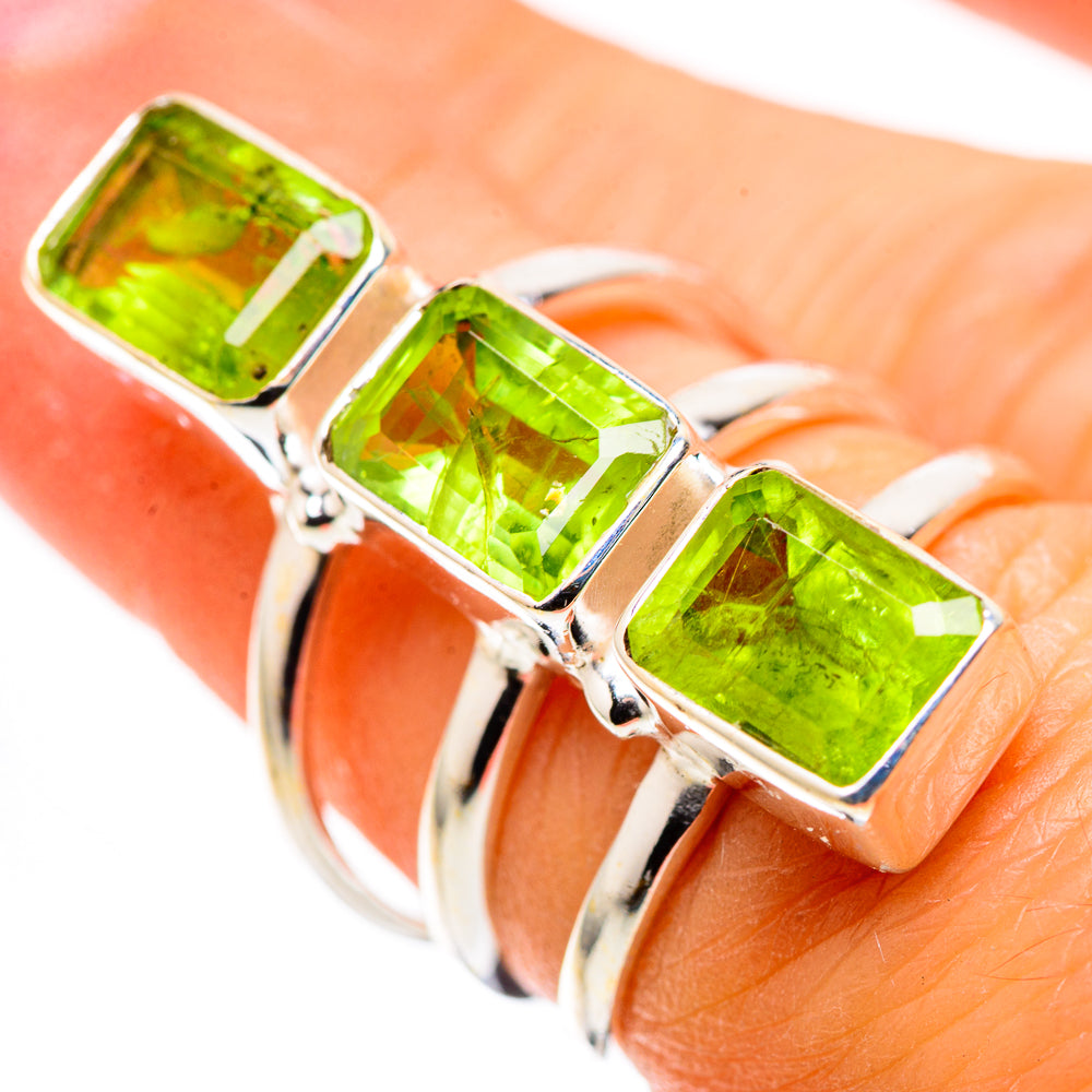 Large Peridot Ring Size 6.5 (925 Sterling Silver) RING136139