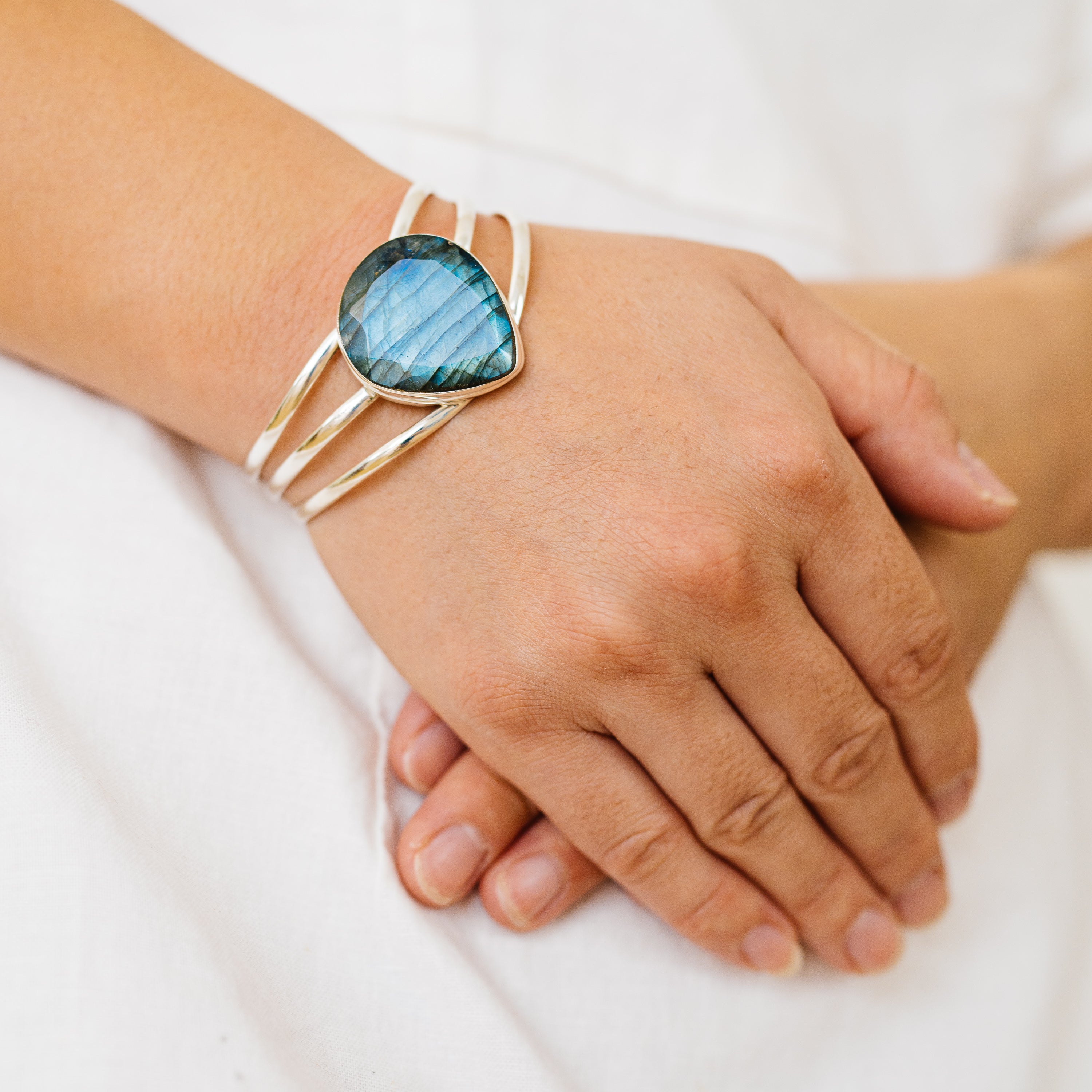 Labradorite Bracelets handcrafted by Anasilvercos - BR90066 - Photo 2