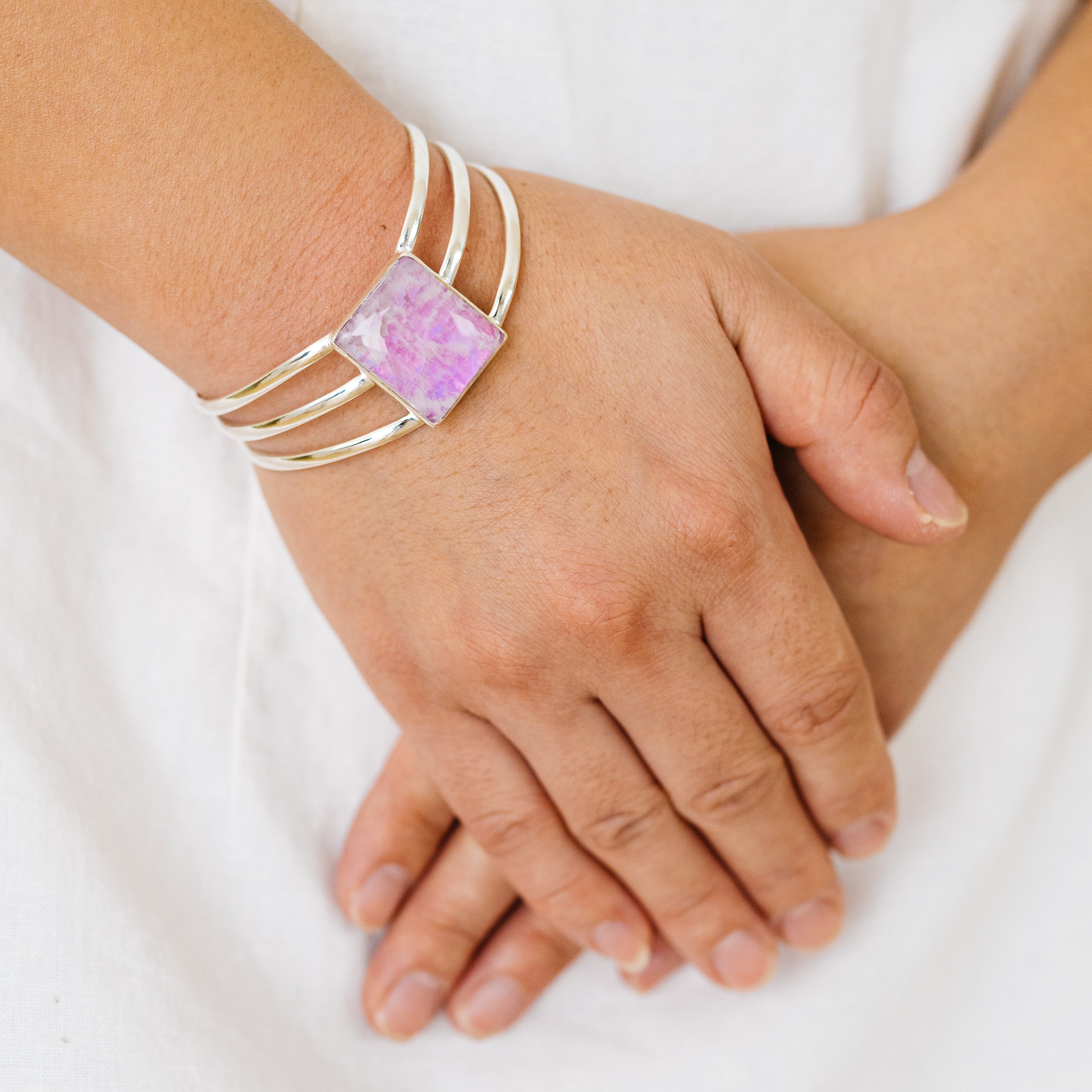 Rainbow Moonstone Bracelets handcrafted by Anasilvercos - BR90083 - Photo 2