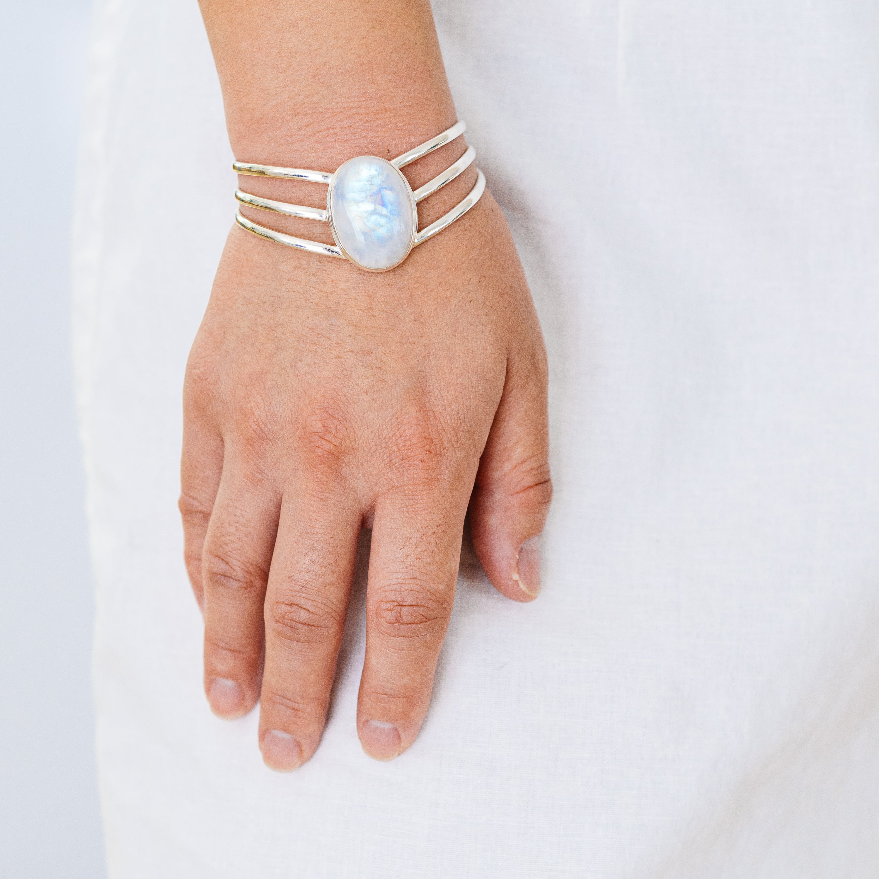 Rainbow Moonstone Bracelets handcrafted by Anasilvercos - BR90089 - Photo 2
