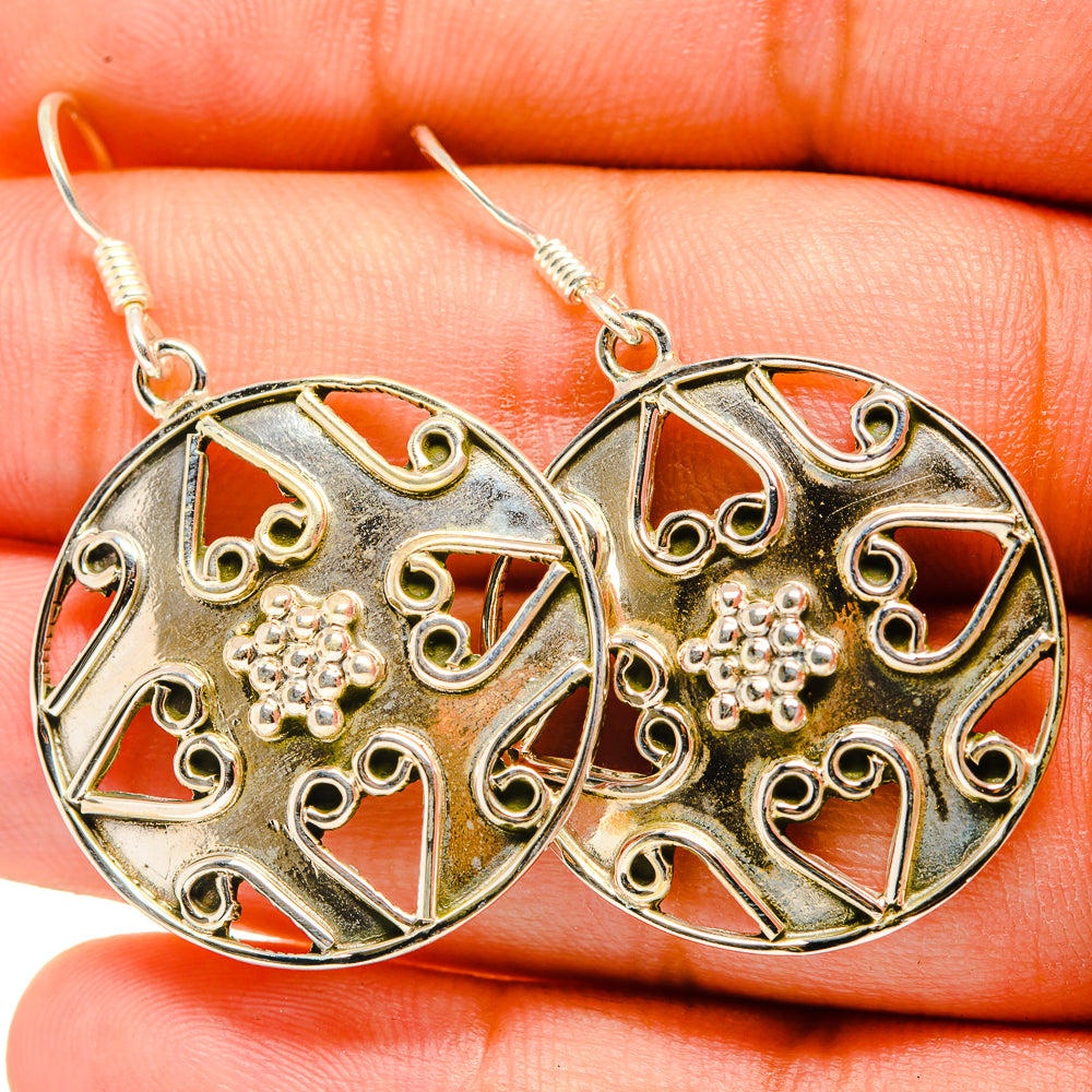 Engraved Earrings handcrafted by Anasilvercos - EARR419664