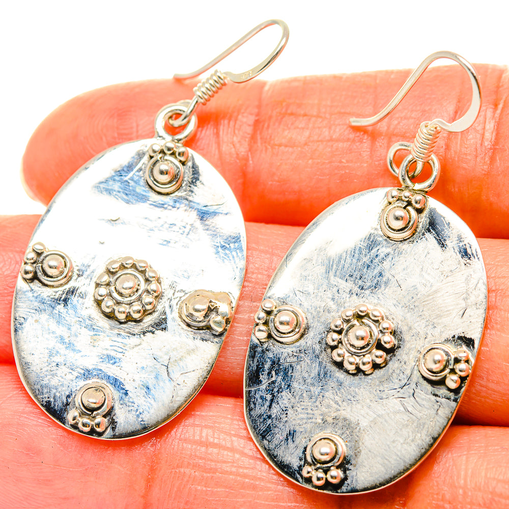 Engraved Earrings handcrafted by Anasilvercos - EARR426328