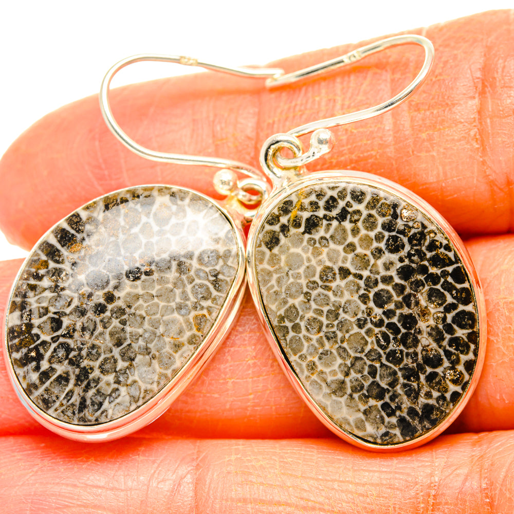 Stingray Coral Earrings handcrafted by Anasilvercos - EARR428012