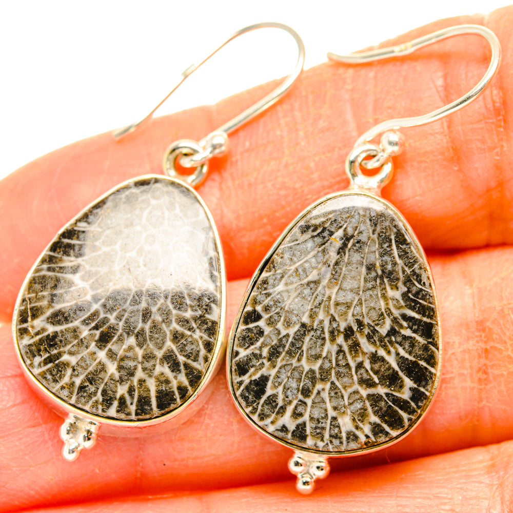 Stingray Coral Earrings handcrafted by Anasilvercos - EARR428062