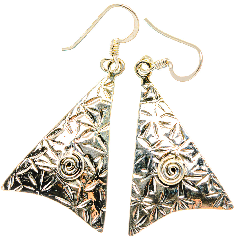 Engraved Earrings handcrafted by Anasilvercos - EARR426330 - Photo 2