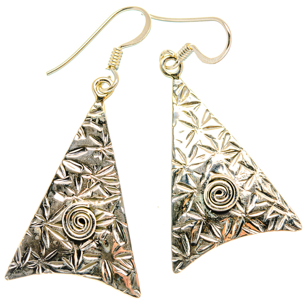 Engraved Earrings handcrafted by Anasilvercos - EARR426444 - Photo 2