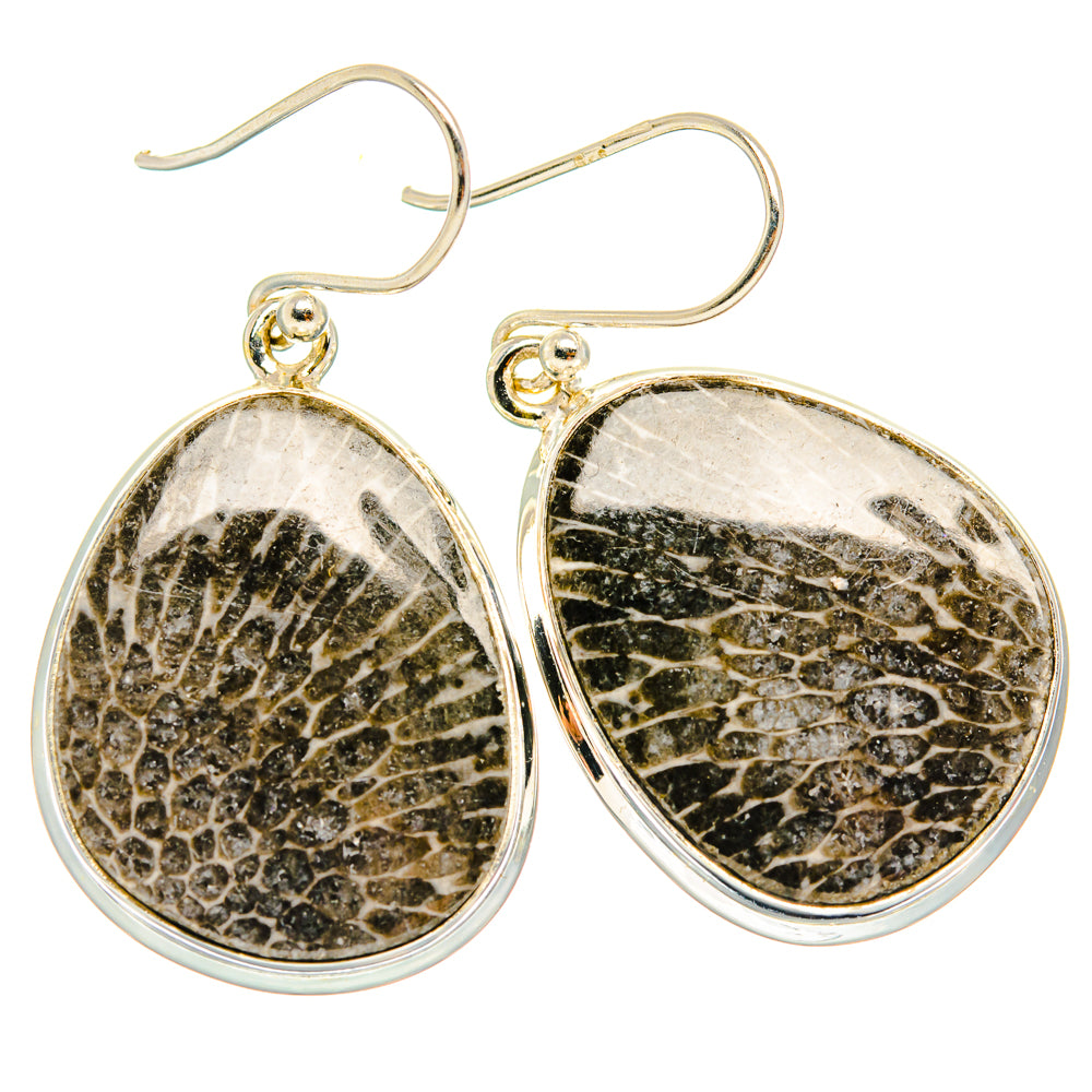 Stingray Coral Earrings handcrafted by Anasilvercos - EARR427840 - Photo 2