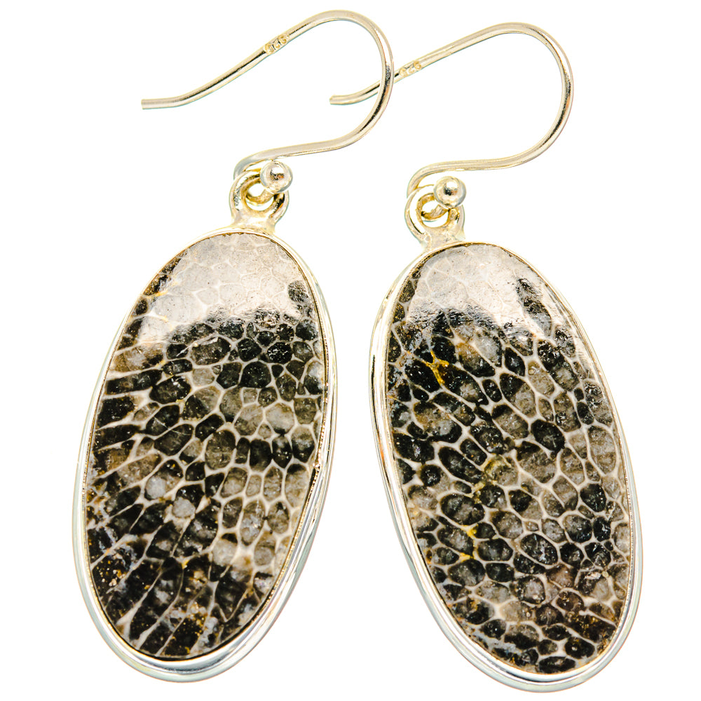 Stingray Coral Earrings handcrafted by Anasilvercos - EARR427950 - Photo 2