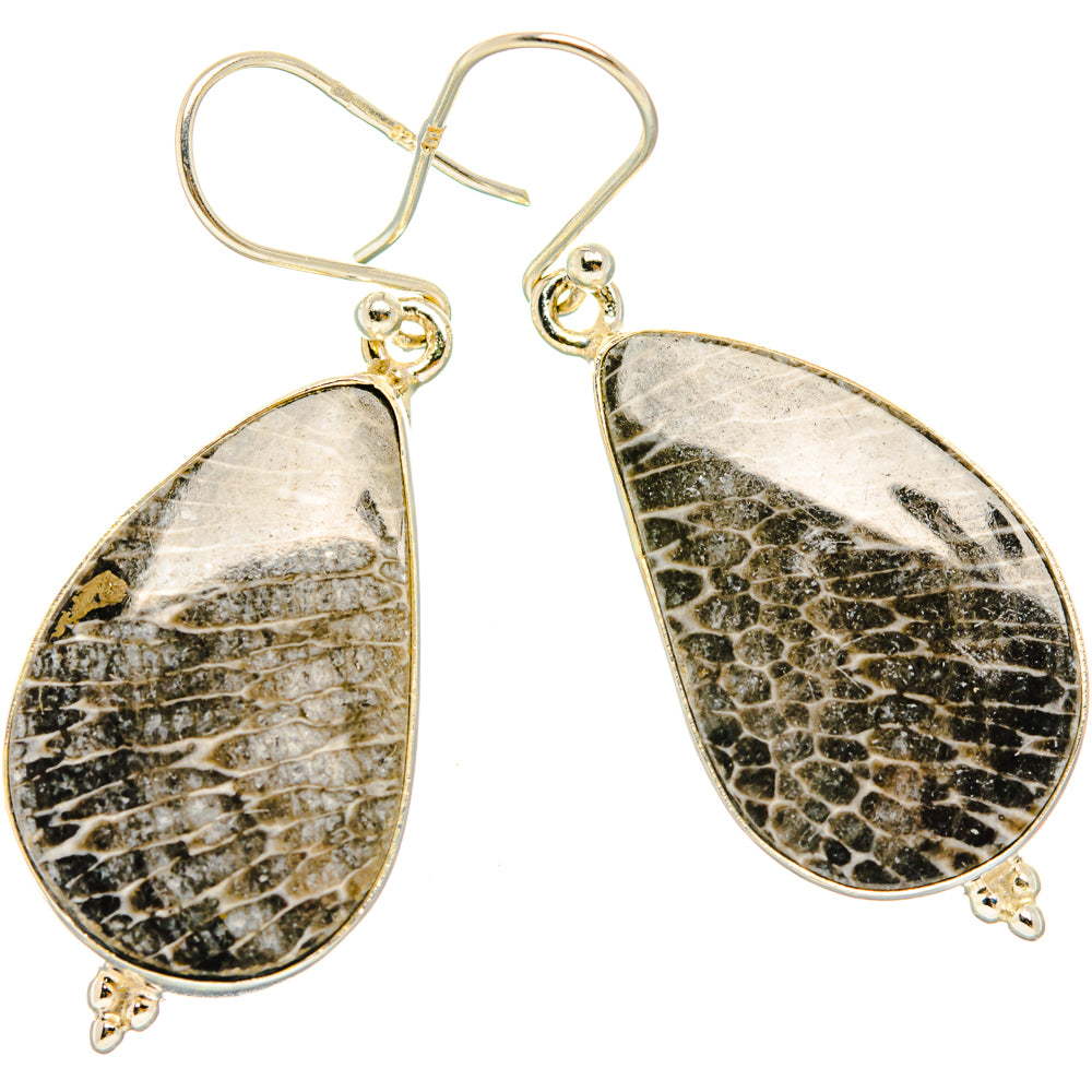 Stingray Coral Earrings handcrafted by Anasilvercos - EARR427953 - Photo 2