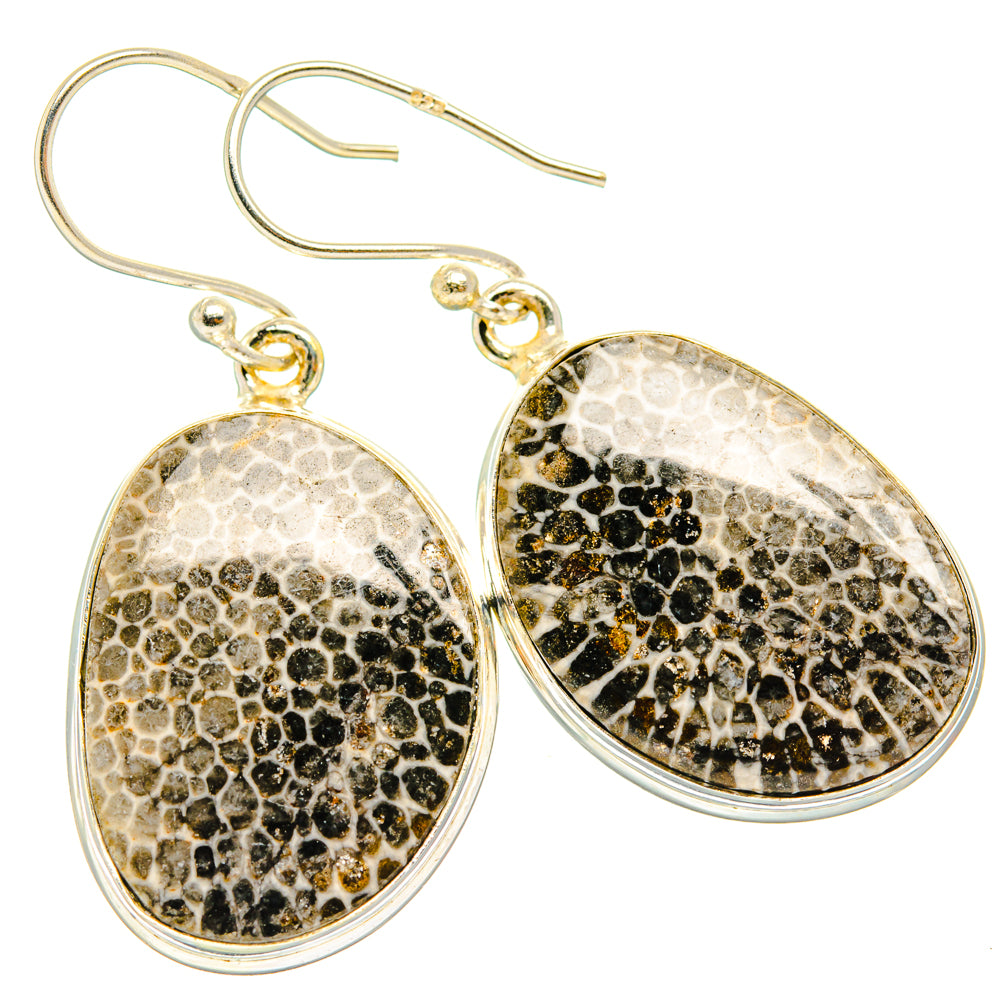 Stingray Coral Earrings handcrafted by Anasilvercos - EARR428012 - Photo 2
