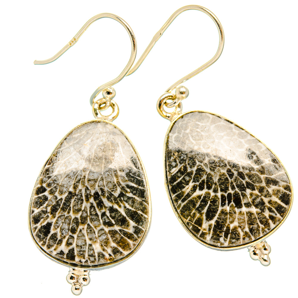 Stingray Coral Earrings handcrafted by Anasilvercos - EARR428062 - Photo 2