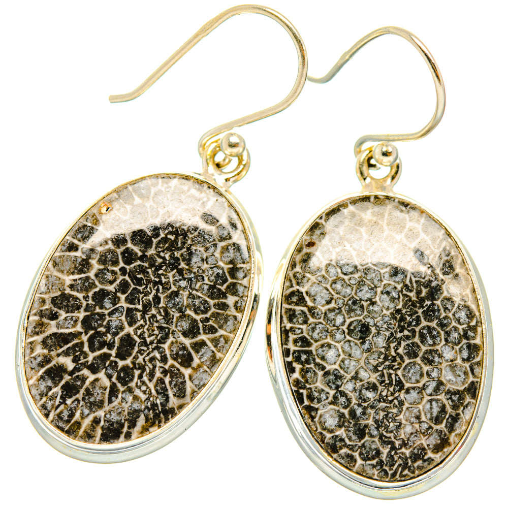 Stingray Coral Earrings handcrafted by Anasilvercos - EARR428076 - Photo 2