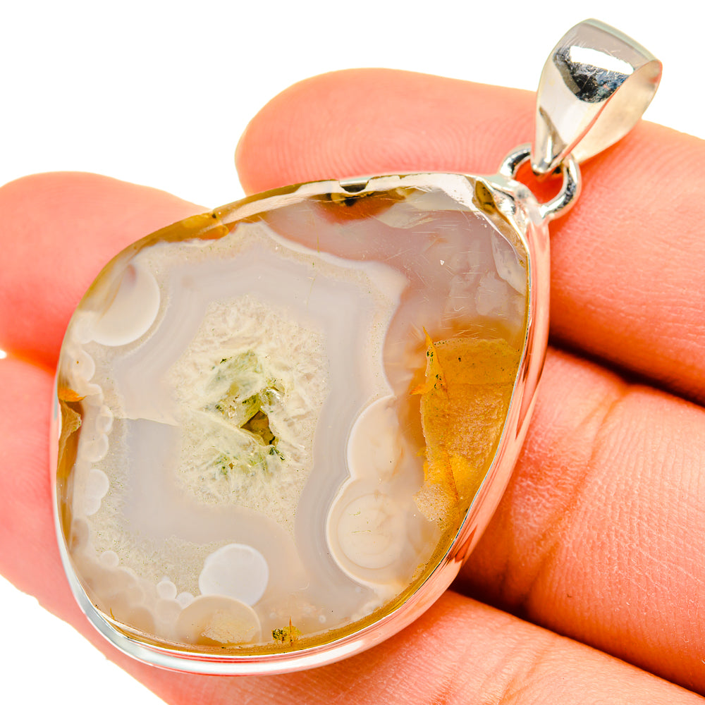White Geode Slice Pendants handcrafted by Anasilvercos - PD10150