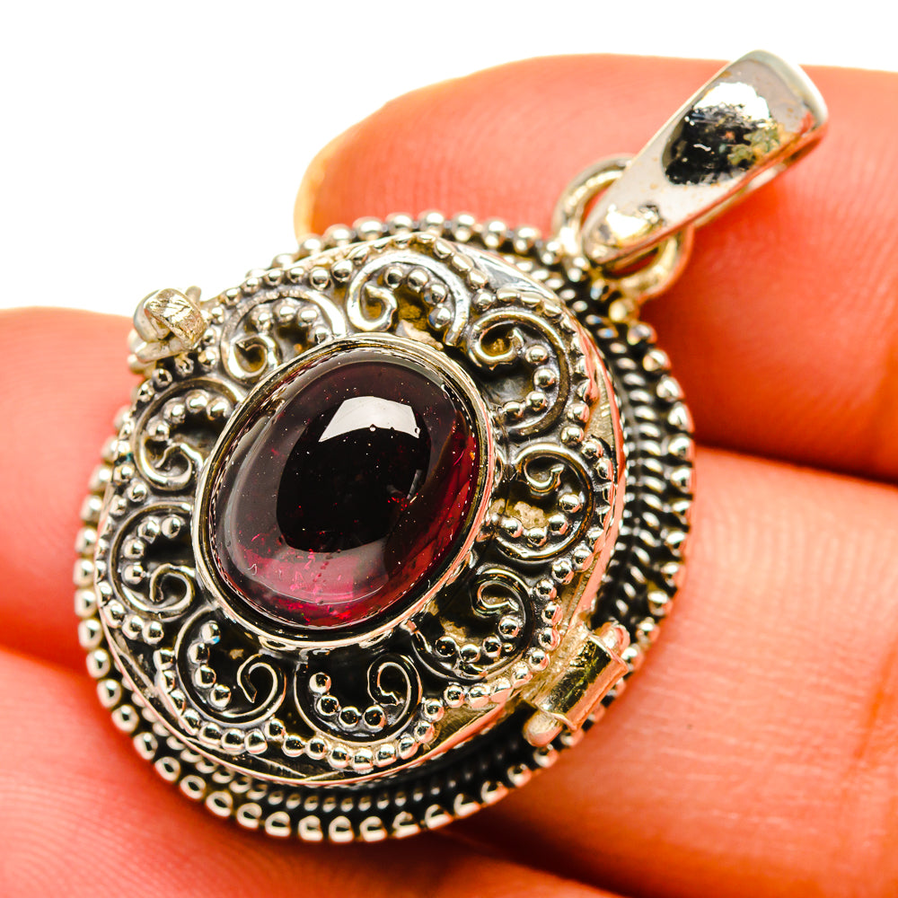 Garnet Pendants handcrafted by Anasilvercos - PD10427