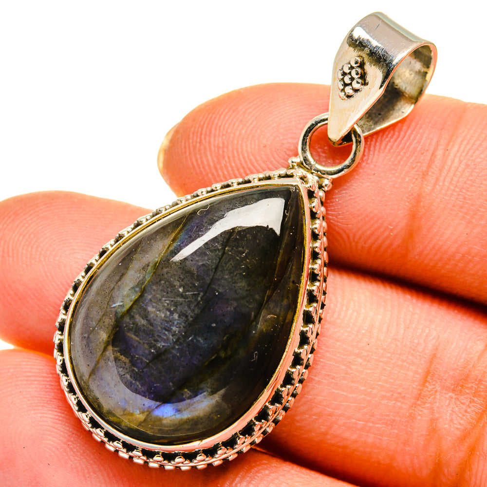 Labradorite Pendants handcrafted by Anasilvercos - PD10624