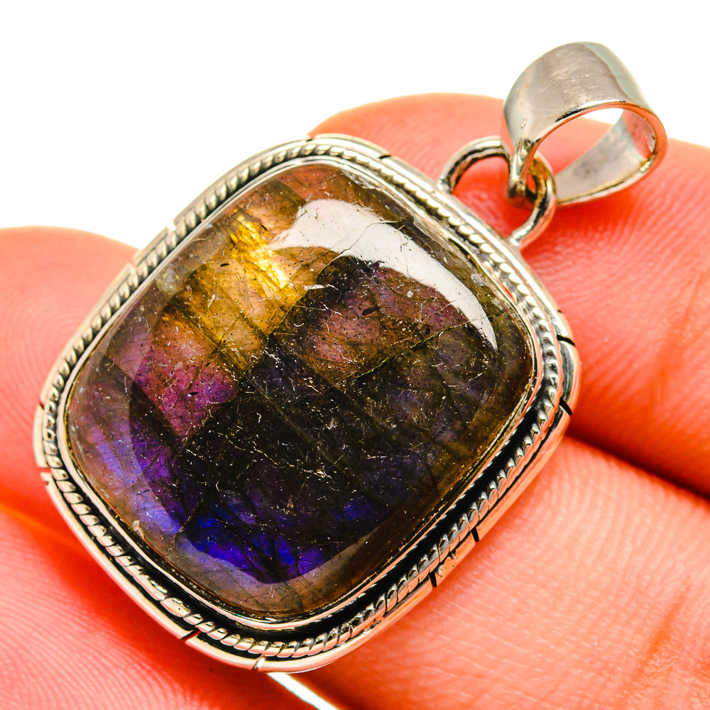Labradorite Pendants handcrafted by Anasilvercos - PD10703
