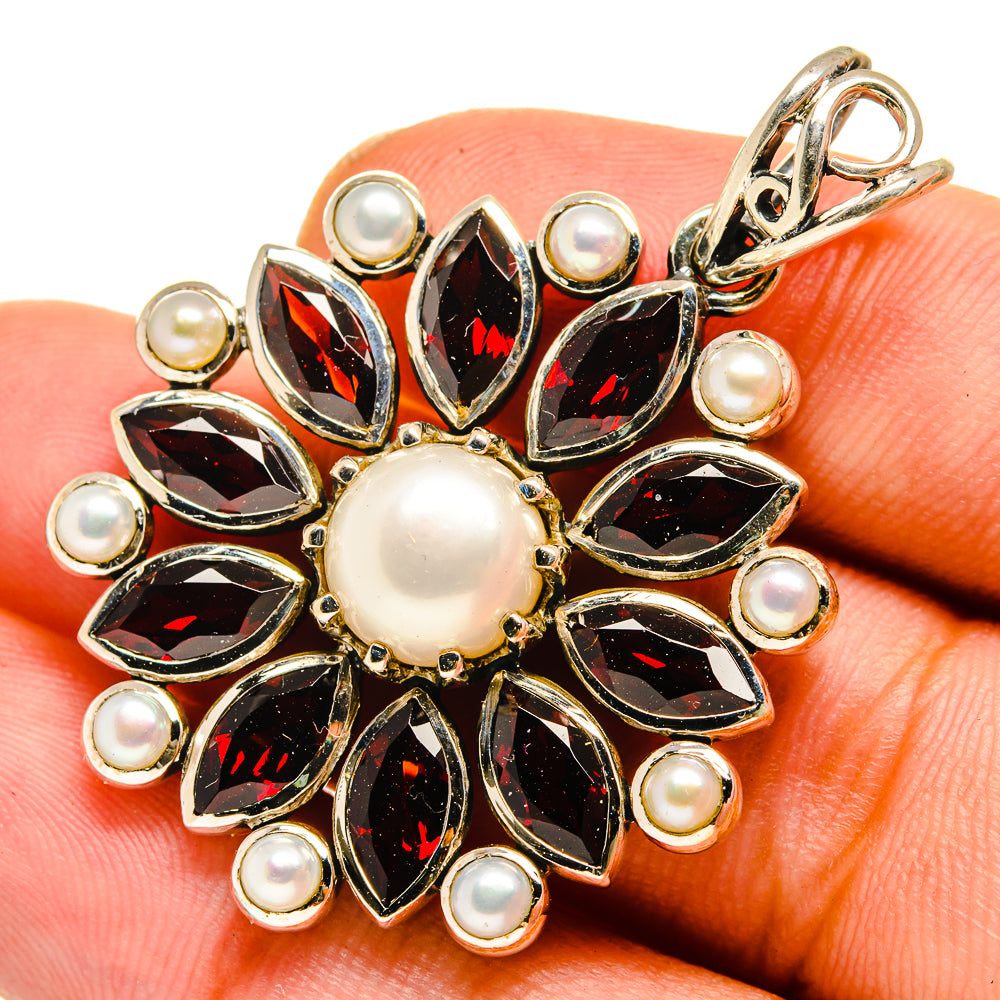 Cultured Pearl Pendants handcrafted by Anasilvercos - PD10980