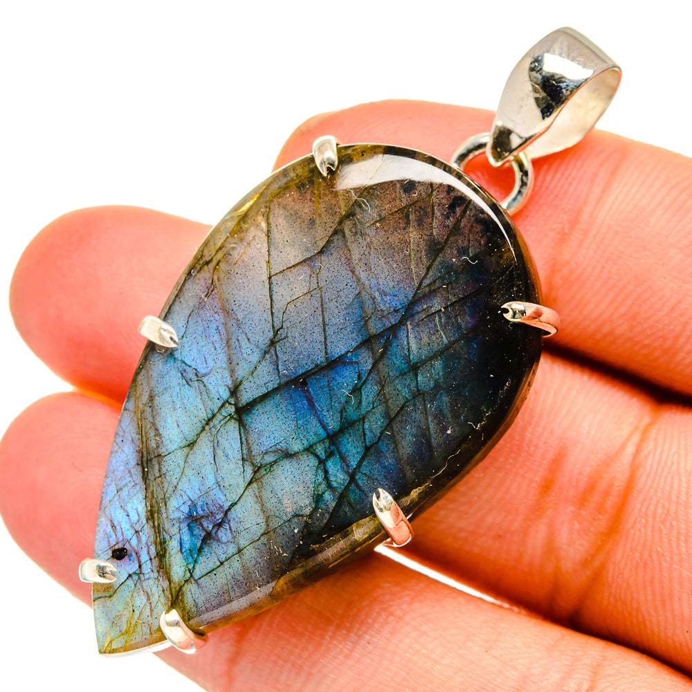 Labradorite Pendants handcrafted by Anasilvercos - PD11000