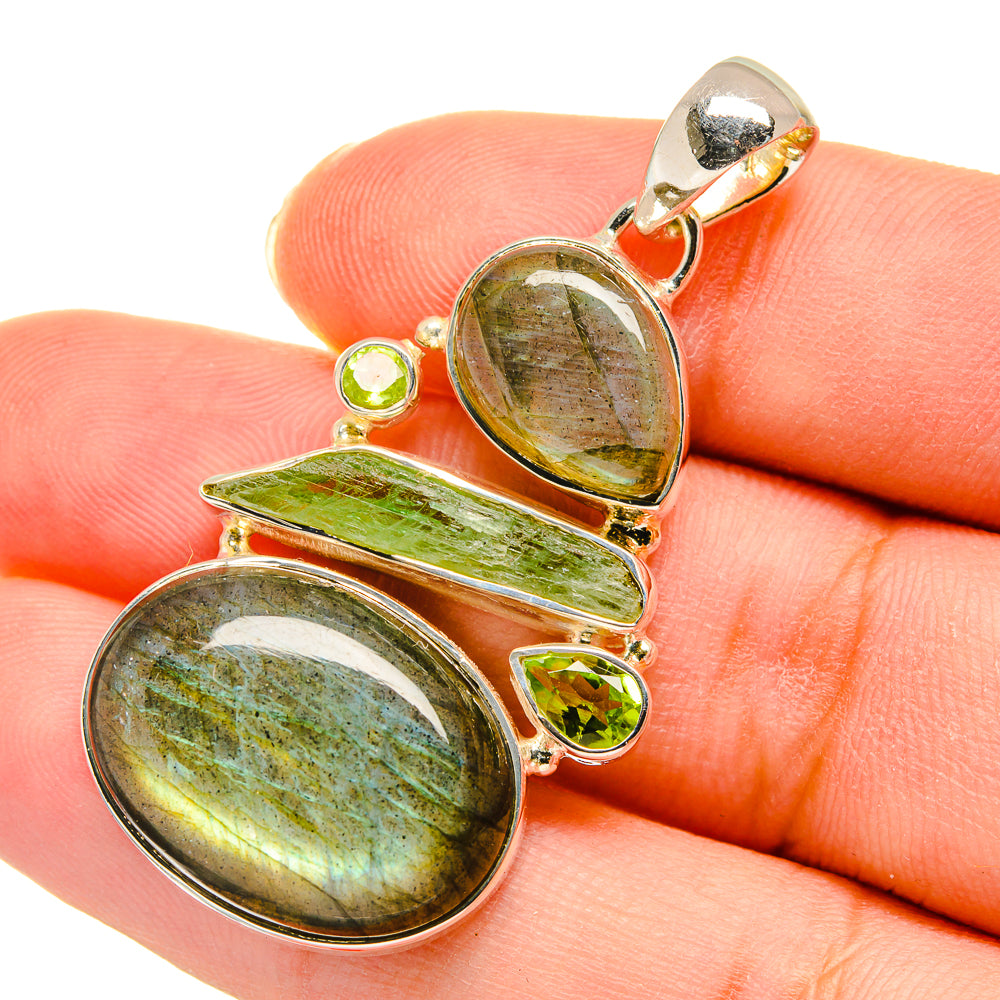 Labradorite Pendants handcrafted by Anasilvercos - PD11291