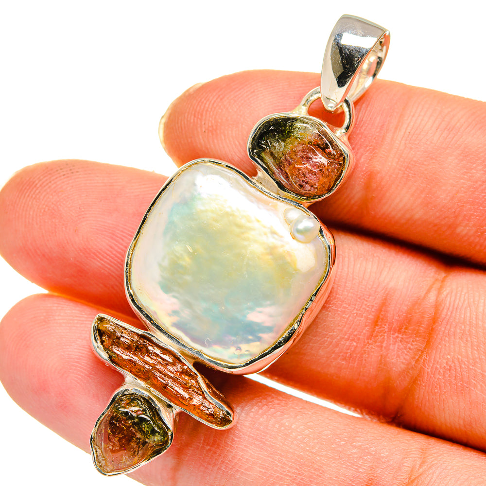 Mother Of Pearl Pendants handcrafted by Anasilvercos - PD11560