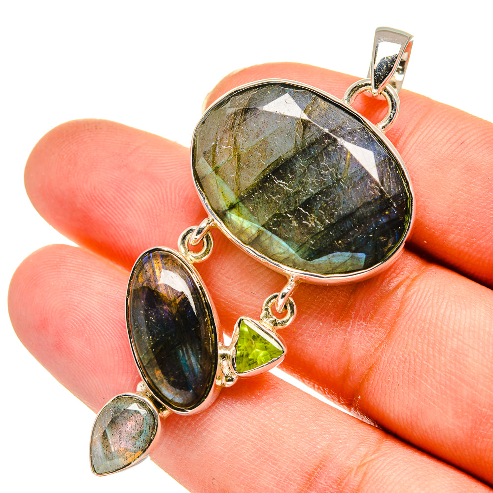 Labradorite Pendants handcrafted by Anasilvercos - PD11562