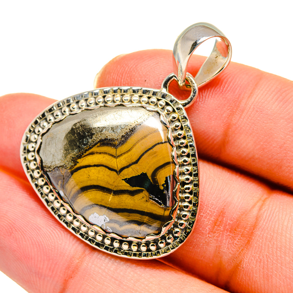 Schalenblende Pendants handcrafted by Anasilvercos - PD11591