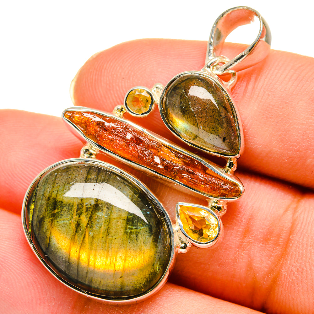 Labradorite Pendants handcrafted by Anasilvercos - PD11937