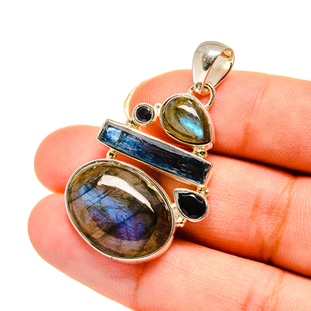 Labradorite Pendants handcrafted by Anasilvercos - PD12220