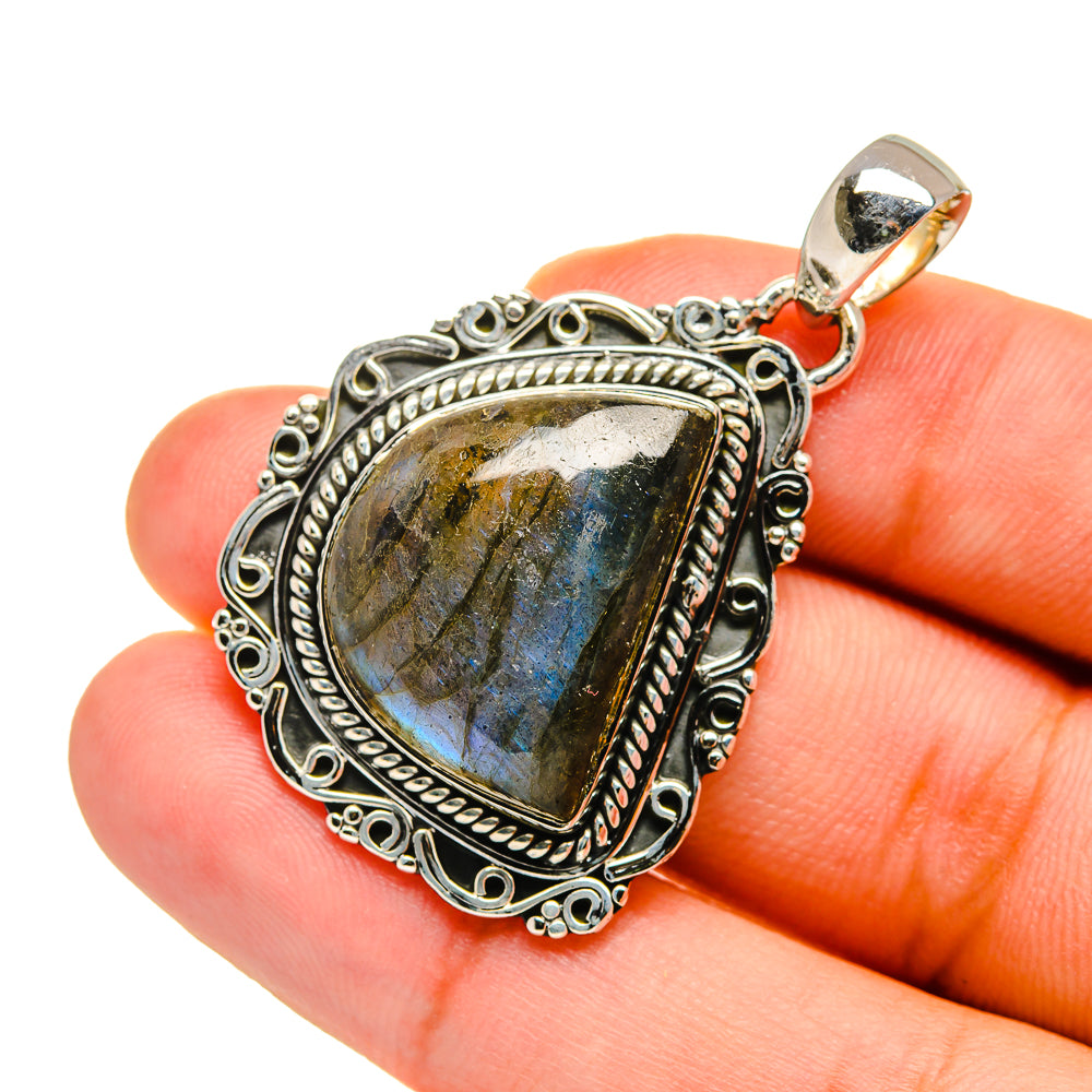 Labradorite Pendants handcrafted by Anasilvercos - PD12723