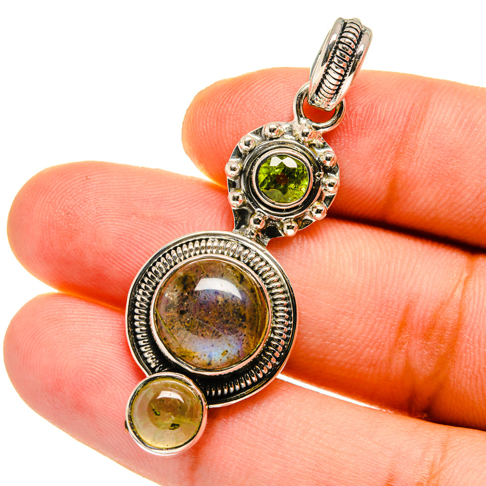 Labradorite Pendants handcrafted by Anasilvercos - PD12759