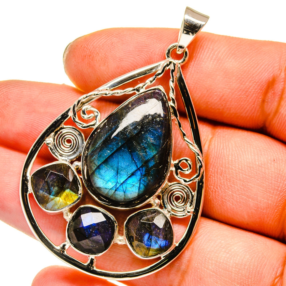 Labradorite Pendants handcrafted by Anasilvercos - PD12795