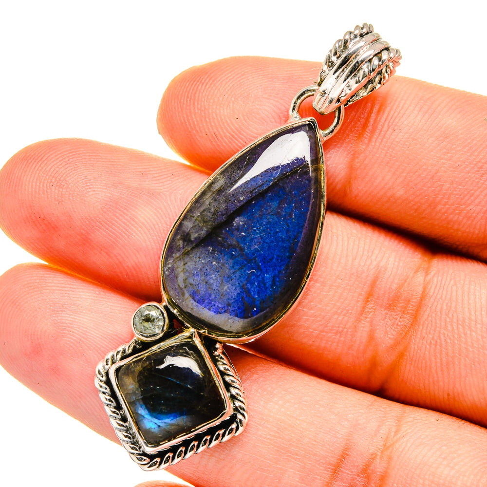 Labradorite Pendants handcrafted by Anasilvercos - PD12841
