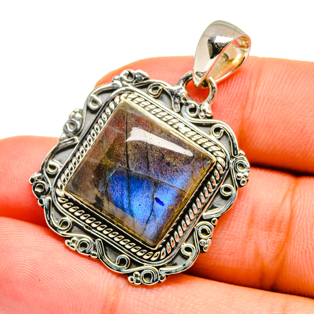 Labradorite Pendants handcrafted by Anasilvercos - PD12903