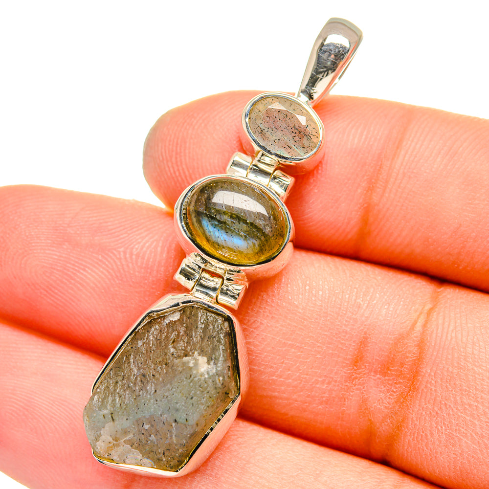 Labradorite Pendants handcrafted by Anasilvercos - PD13025
