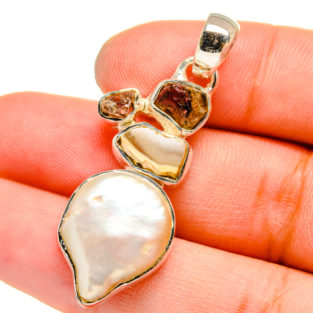 Mother Of Pearl Pendants handcrafted by Anasilvercos - PD13028