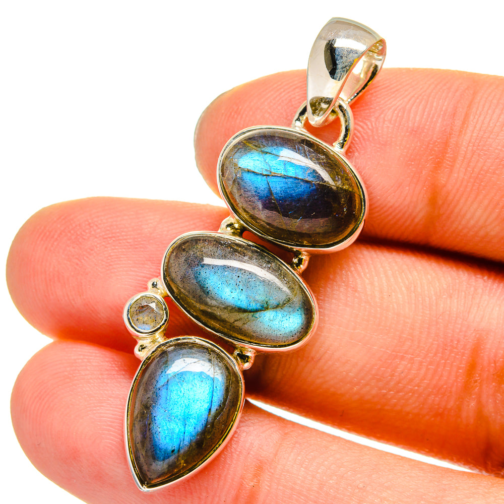 Labradorite Pendants handcrafted by Anasilvercos - PD13138