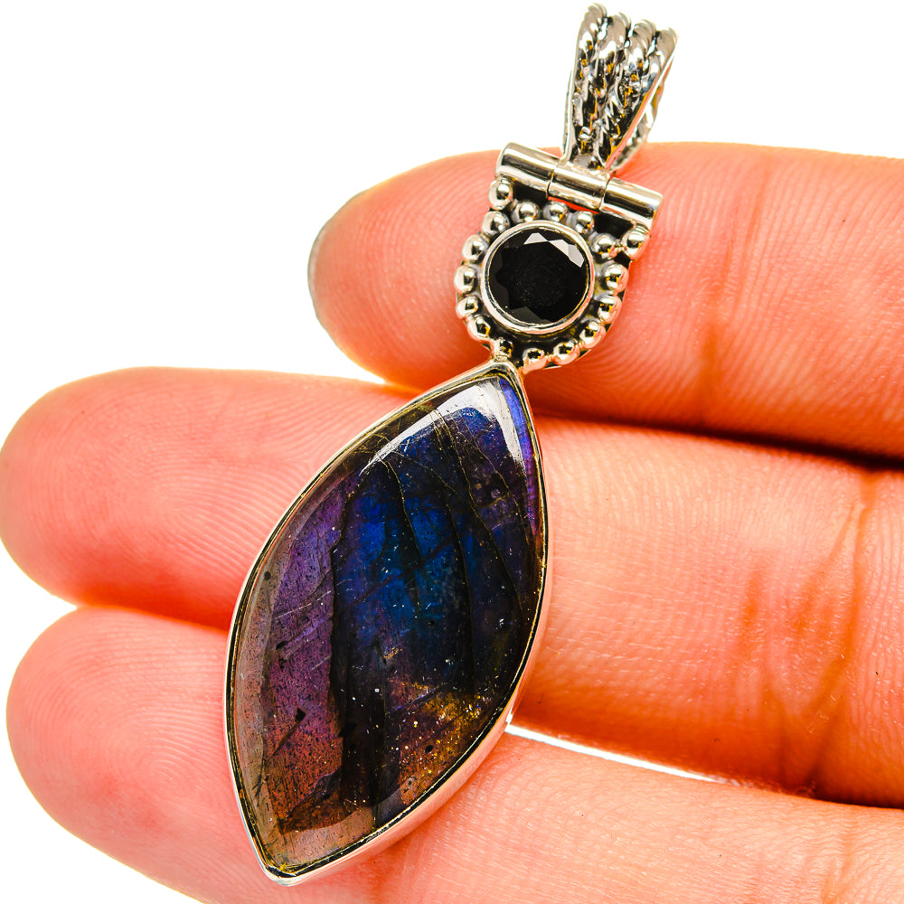 Labradorite Pendants handcrafted by Anasilvercos - PD13142