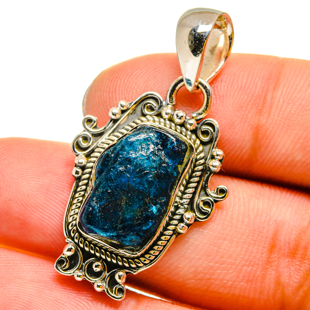 Apatite Pendants handcrafted by Anasilvercos - PD13152