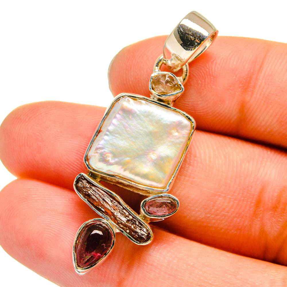 Mother Of Pearl Pendants handcrafted by Anasilvercos - PD13210