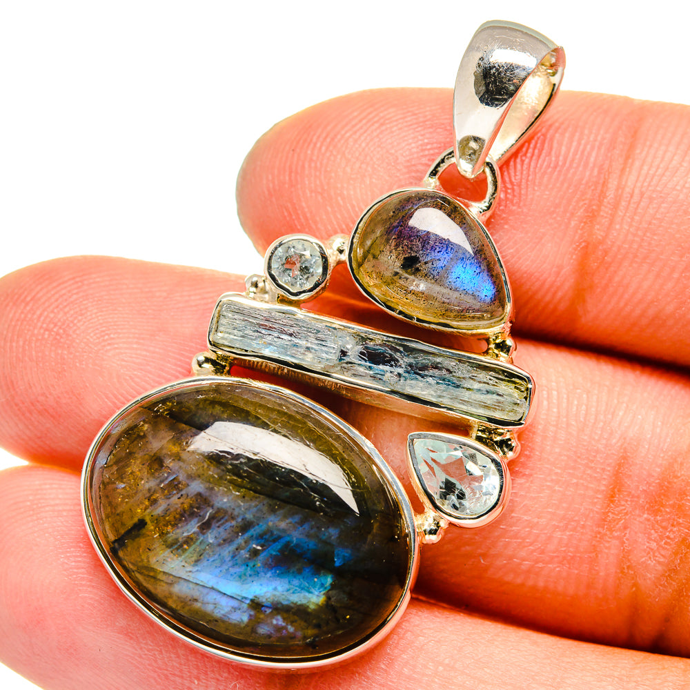Labradorite Pendants handcrafted by Anasilvercos - PD13262