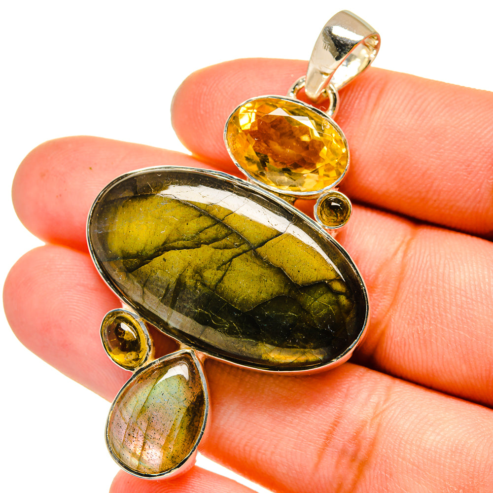 Labradorite Pendants handcrafted by Anasilvercos - PD13509