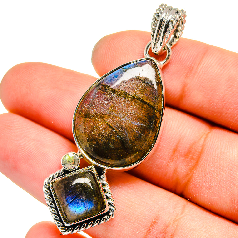 Labradorite Pendants handcrafted by Anasilvercos - PD13601