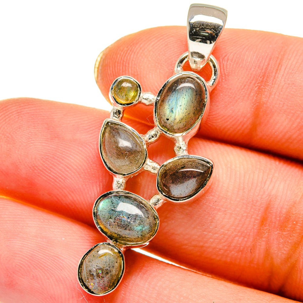 Labradorite Pendants handcrafted by Anasilvercos - PD14009