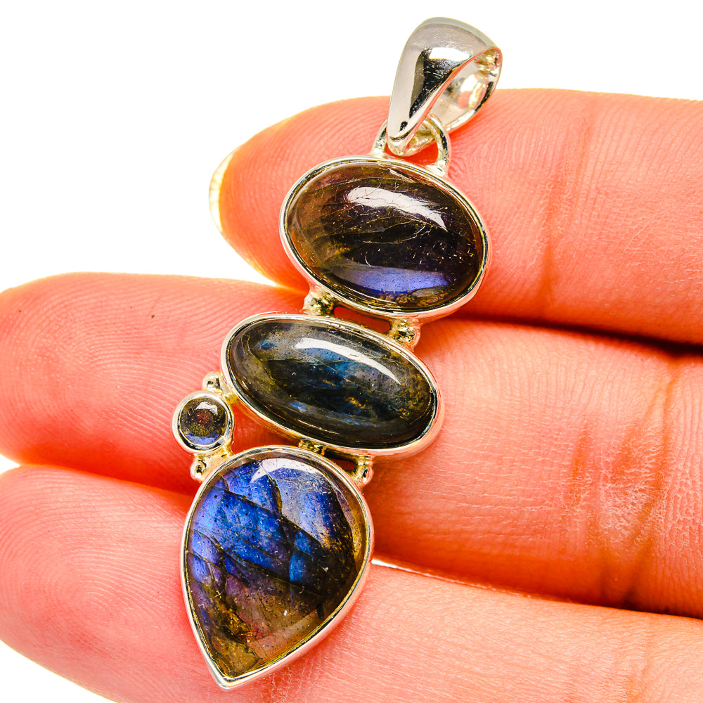Labradorite Pendants handcrafted by Anasilvercos - PD14404