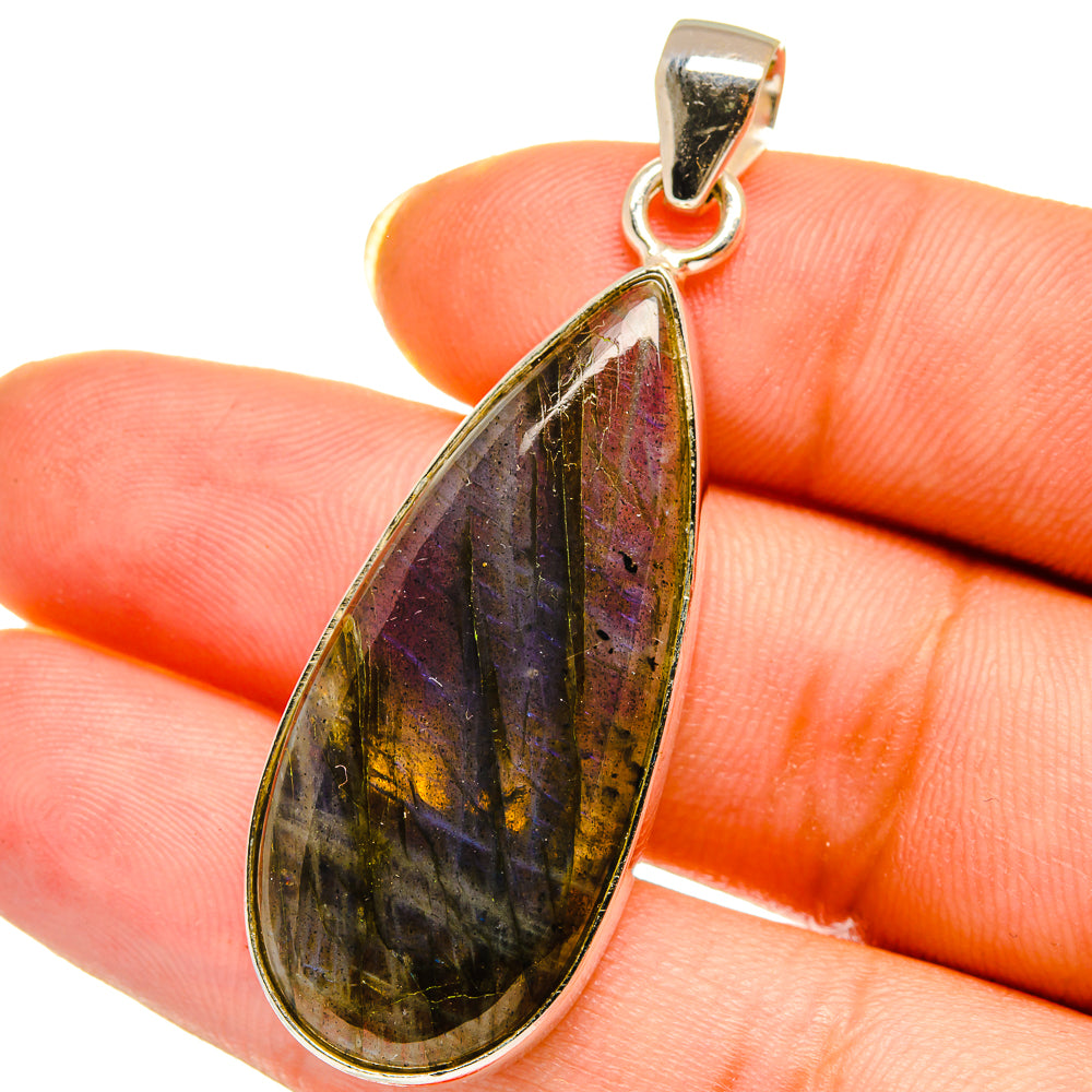 Labradorite Pendants handcrafted by Anasilvercos - PD14535