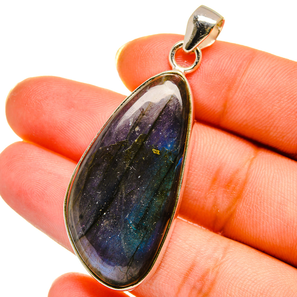 Labradorite Pendants handcrafted by Anasilvercos - PD14536