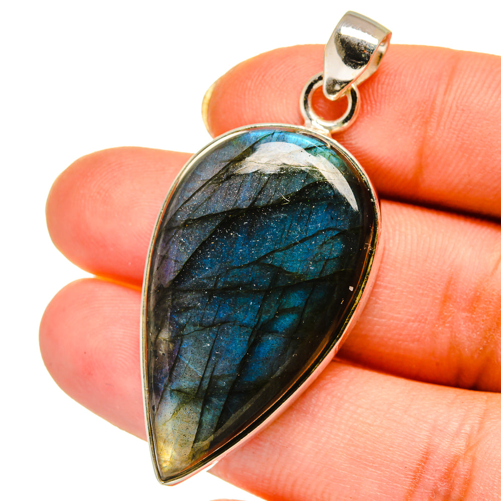 Labradorite Pendants handcrafted by Anasilvercos - PD14643