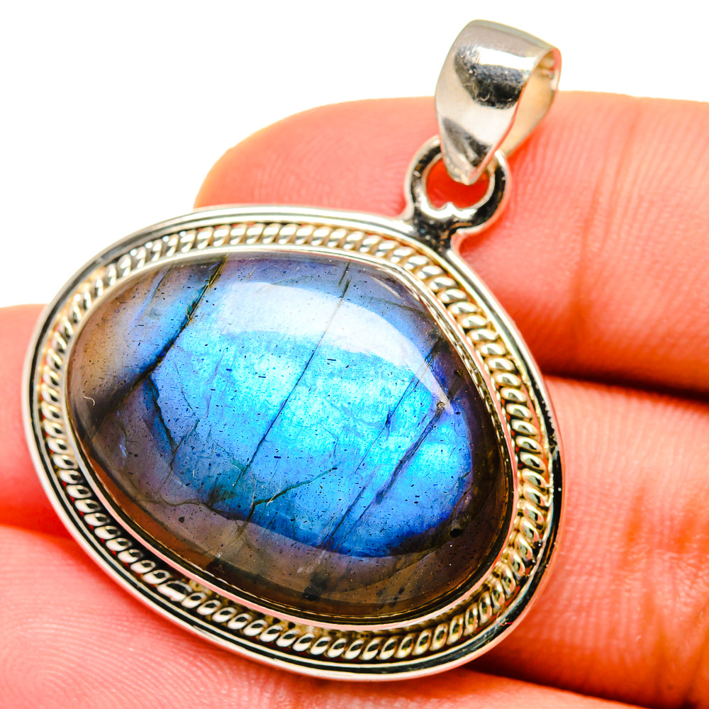 Labradorite Pendants handcrafted by Anasilvercos - PD14666