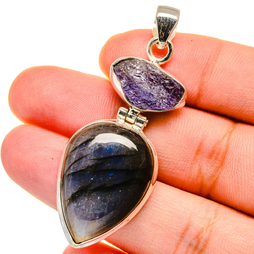 Labradorite Pendants handcrafted by Anasilvercos - PD15282